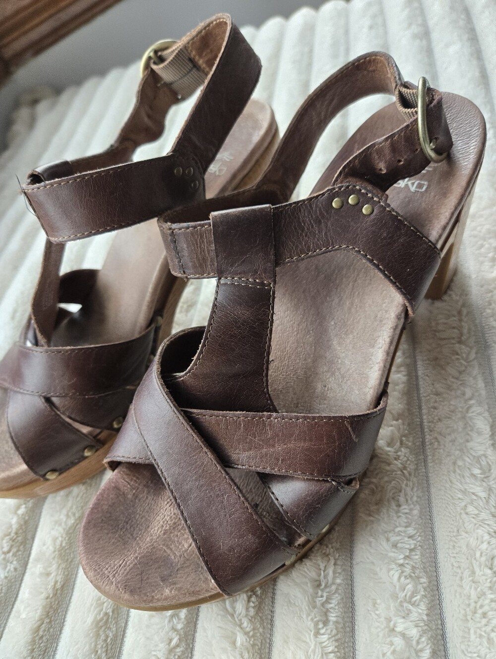 Dansko Daniela Brown Leather T-Strap Sandal EU 39